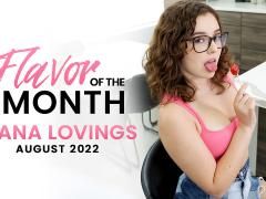 Girl des Monats August fickt ihren Stiefbruder