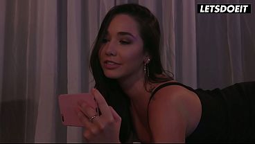 Two Girls Share His Cock in a Double Blowjob… One Deepthroats While the Other Strokes It